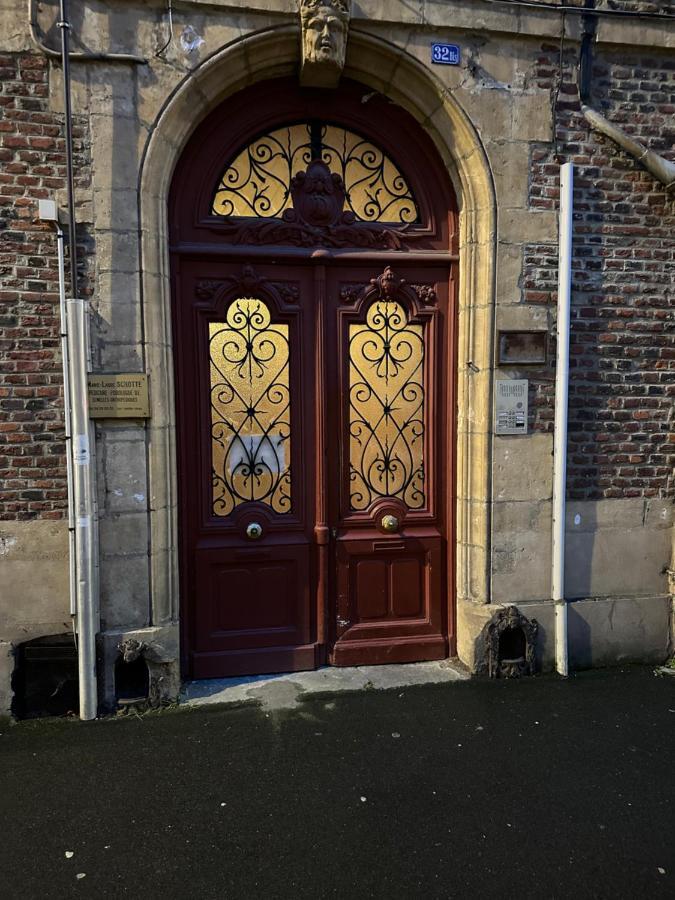 Superbe T2 A 200M De La Place Ducale Charleville-Mézières Exterior foto